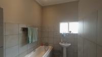 Bathroom 1 - 8 square meters of property in Mountain View
