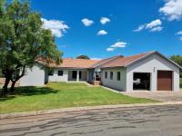 4 Bedroom 4 Bathroom House for Sale for sale in Buffelspoort