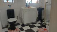 Bathroom 1 of property in Ladysmith