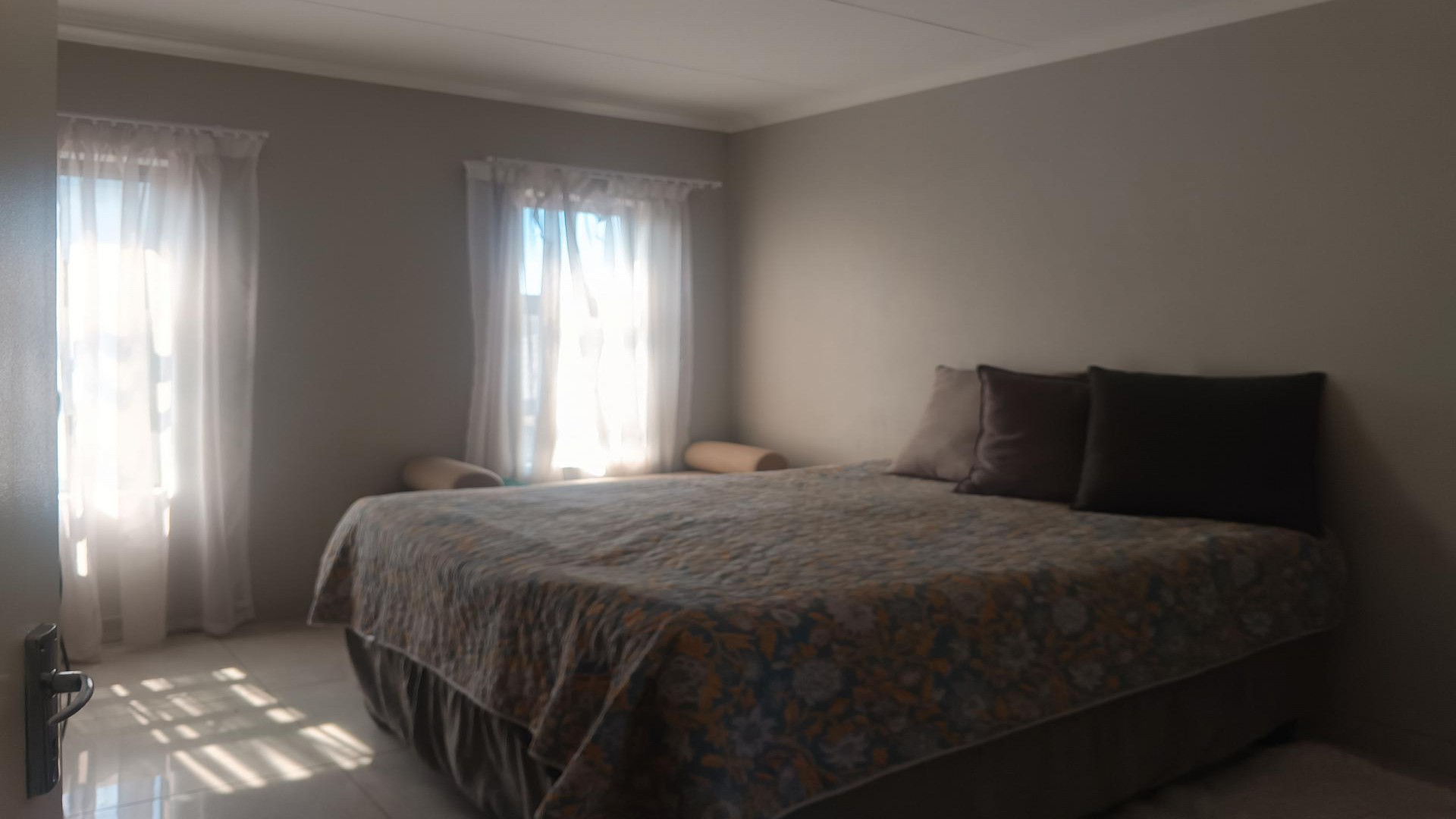 Main Bedroom - 15 square meters of property in Kosmosdal