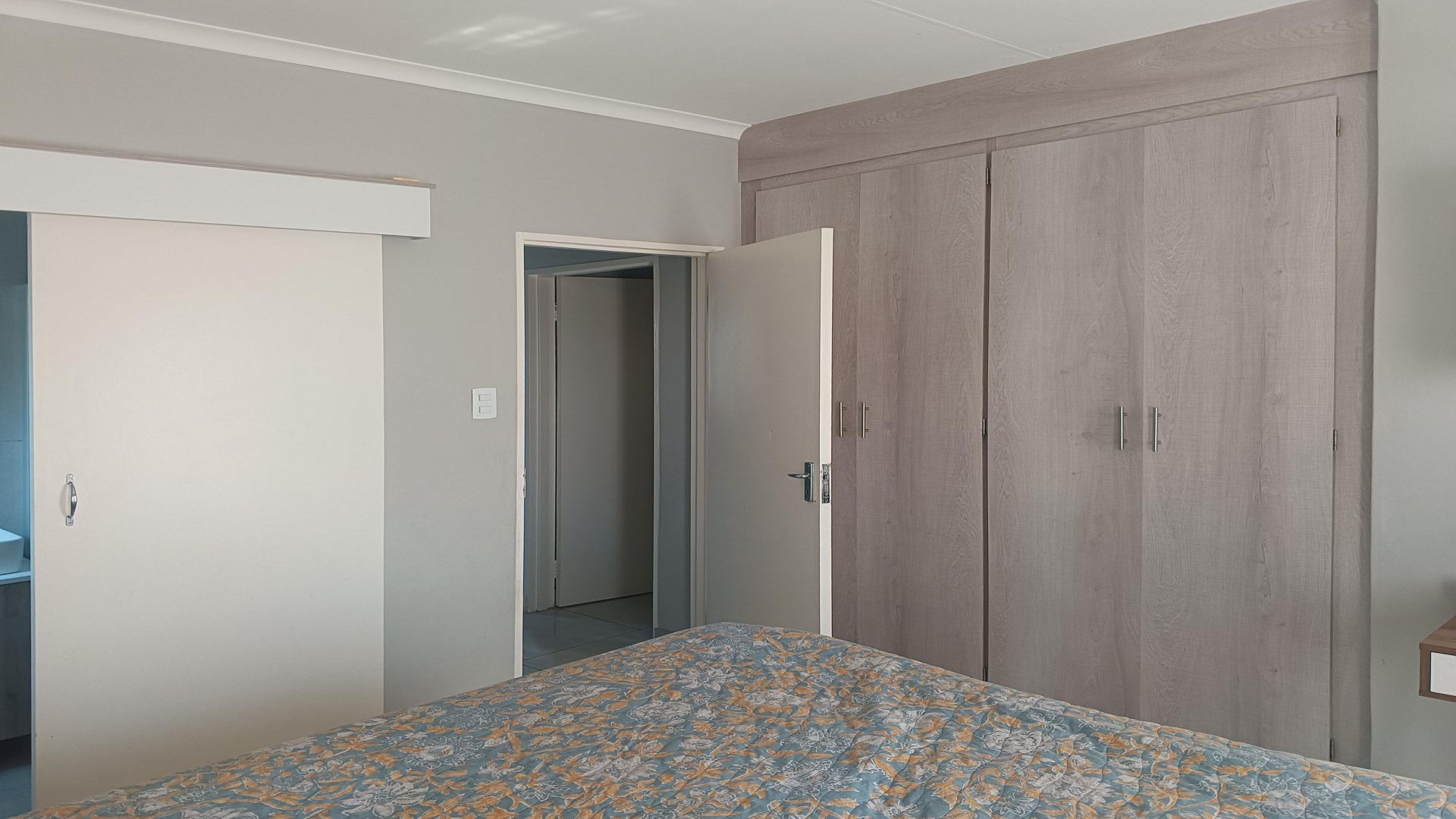 Main Bedroom - 15 square meters of property in Kosmosdal
