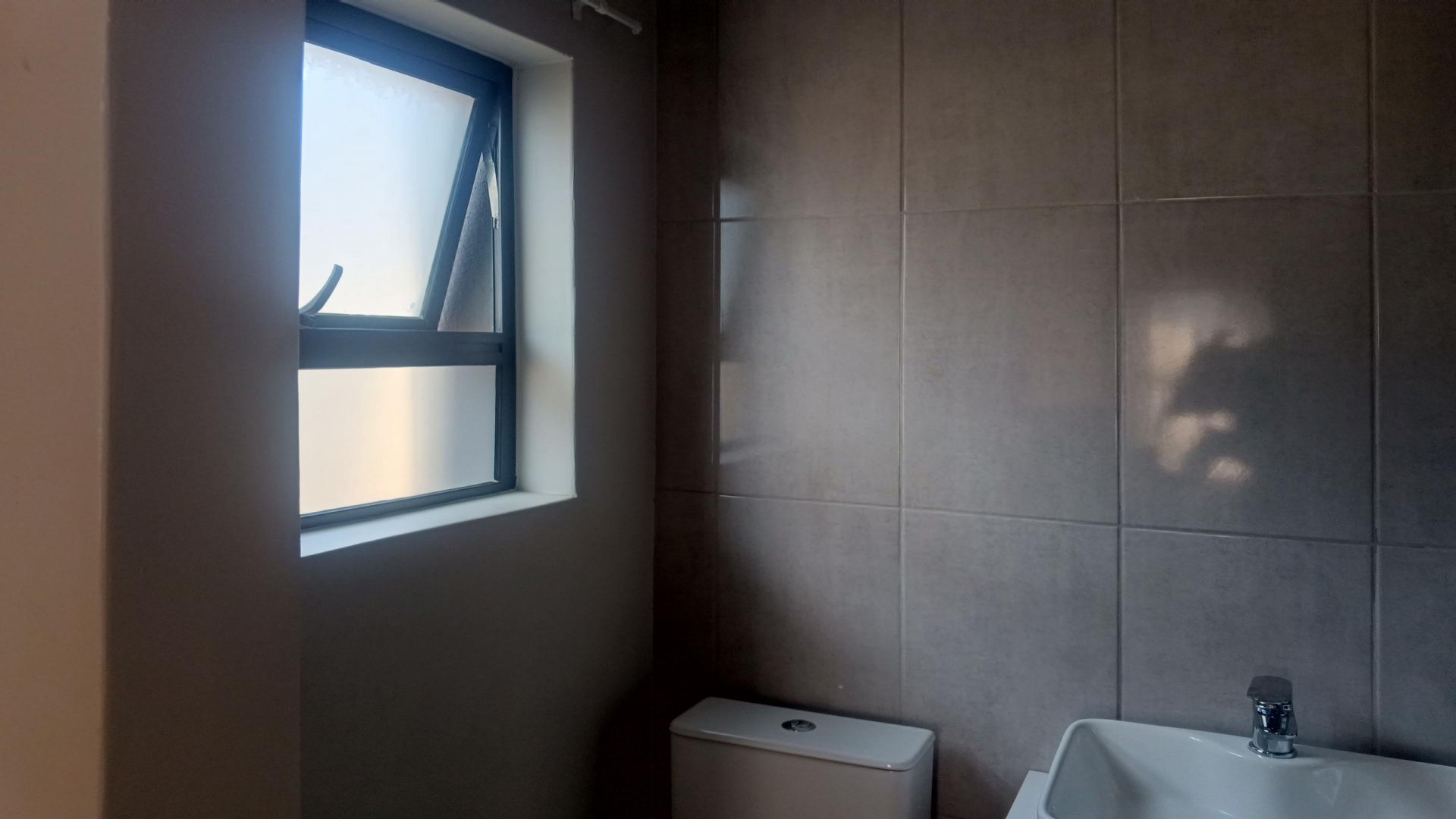 Main Bathroom - 3 square meters of property in Kosmosdal