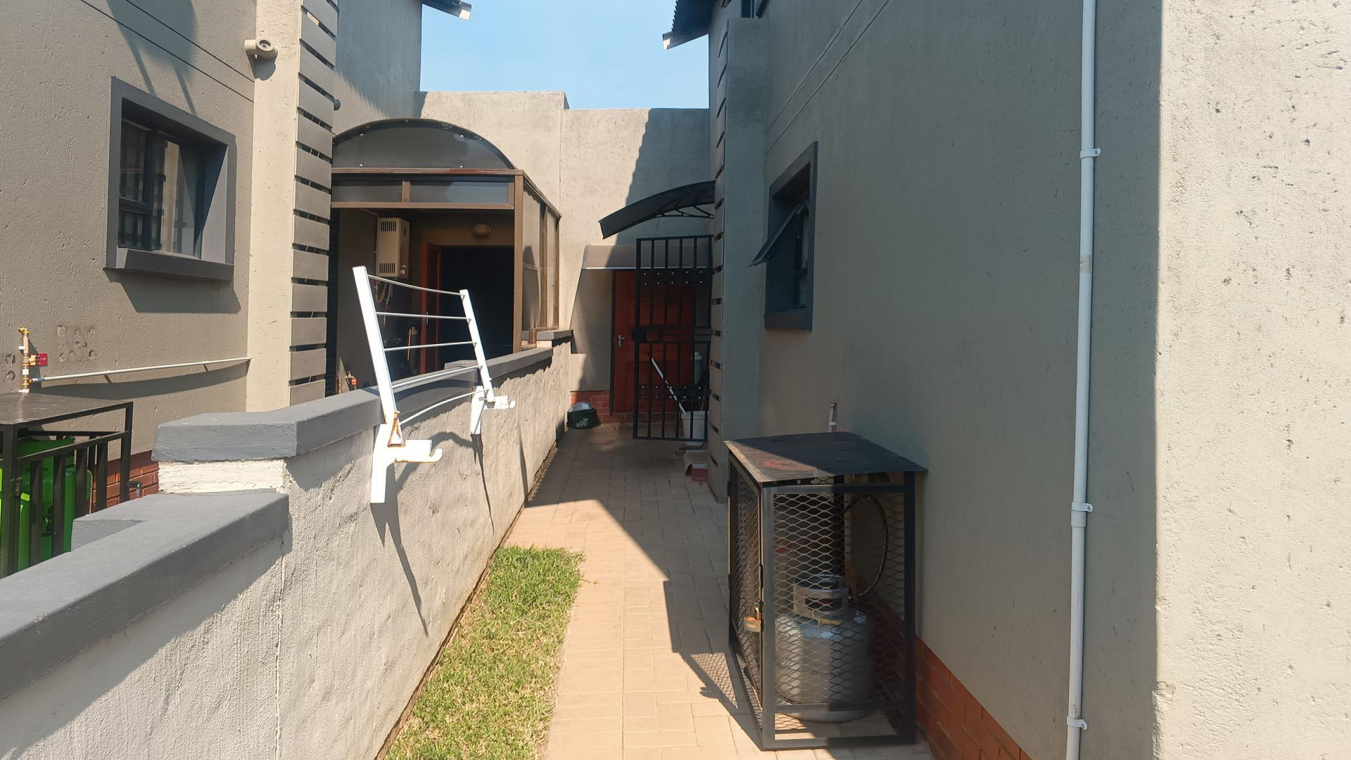 Spaces - 15 square meters of property in Kosmosdal