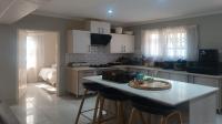 Kitchen - 17 square meters of property in Kosmosdal