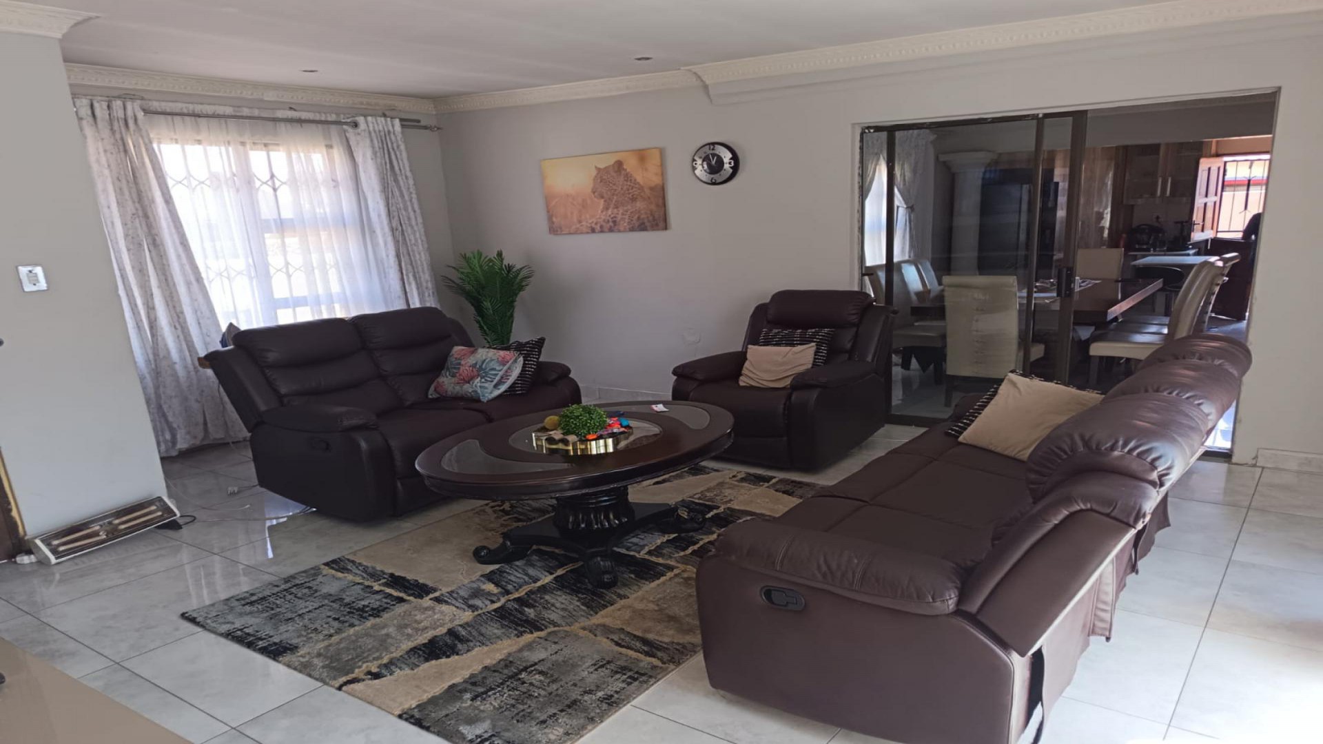 Lounges of property in Spruitview