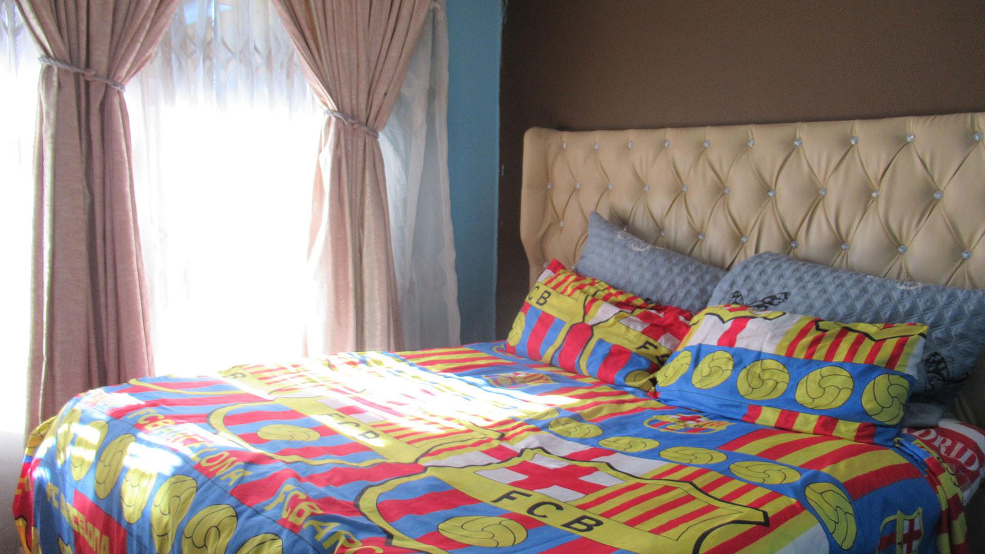 Bed Room 2 - 8 square meters of property in Spruitview
