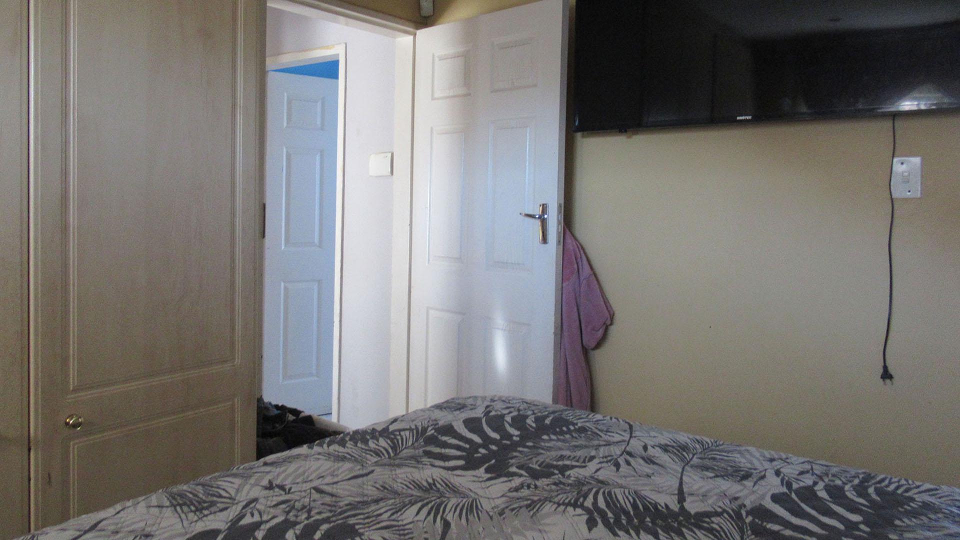 Main Bedroom - 12 square meters of property in Spruitview