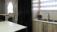 Kitchen - 9 square meters of property in Spruitview