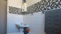 Bathroom 1 - 4 square meters of property in Spruitview