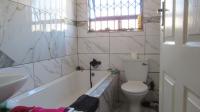 Main Bathroom - 5 square meters of property in Spruitview