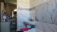 Main Bathroom - 5 square meters of property in Spruitview