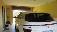 Garage - 28 square meters of property in Spruitview
