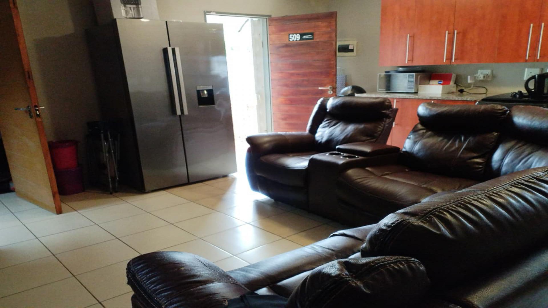 Lounges of property in South Hills