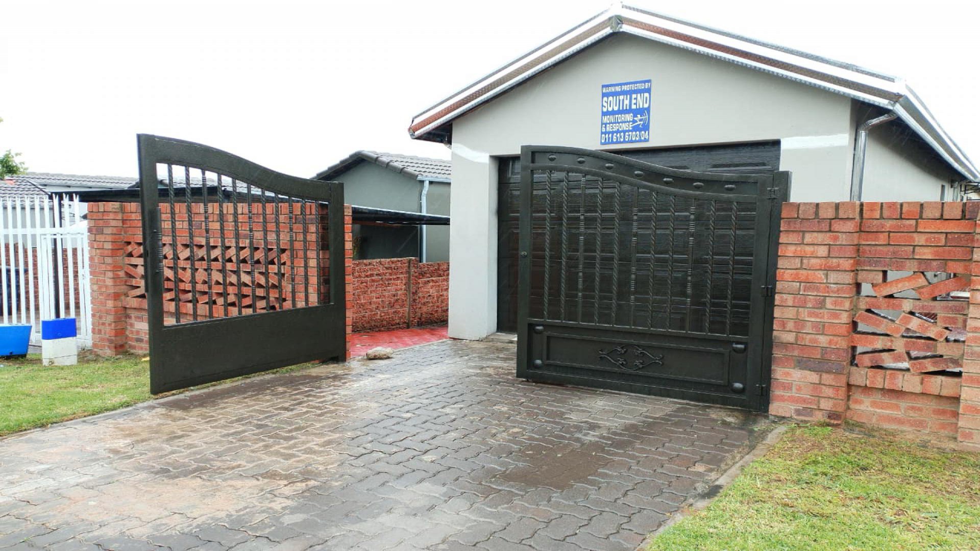 Front View of property in South Hills