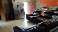 Lounges of property in South Hills