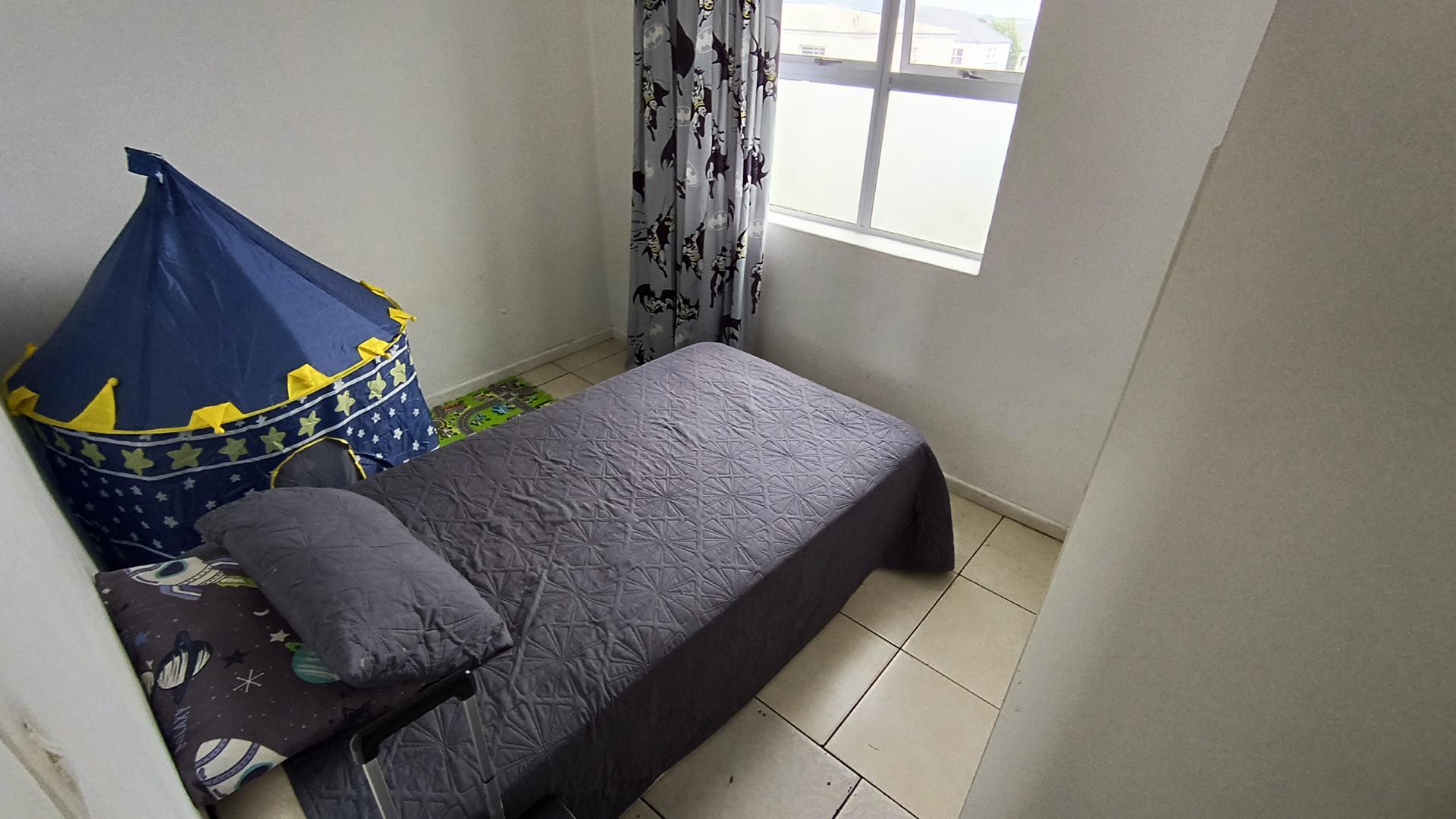 Bed Room 2 - 9 square meters of property in Vredekloof