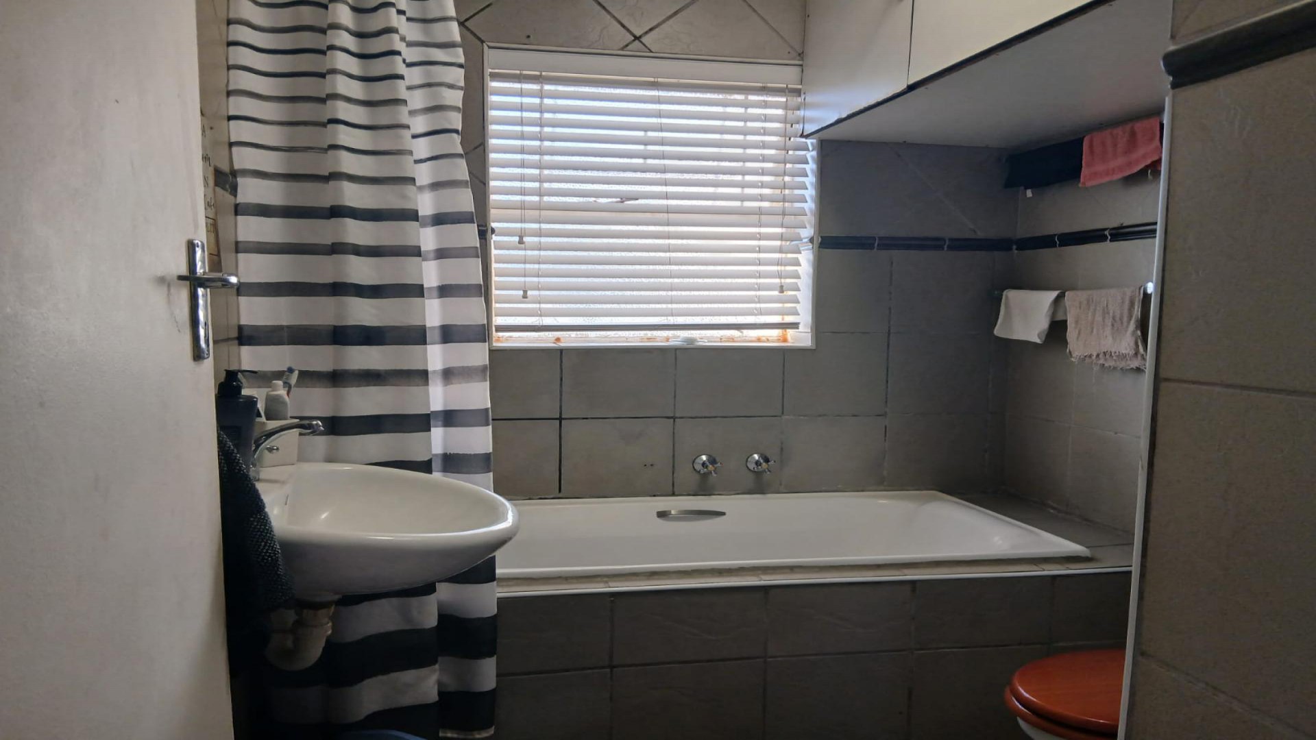 Bathroom 1 of property in Oostersee