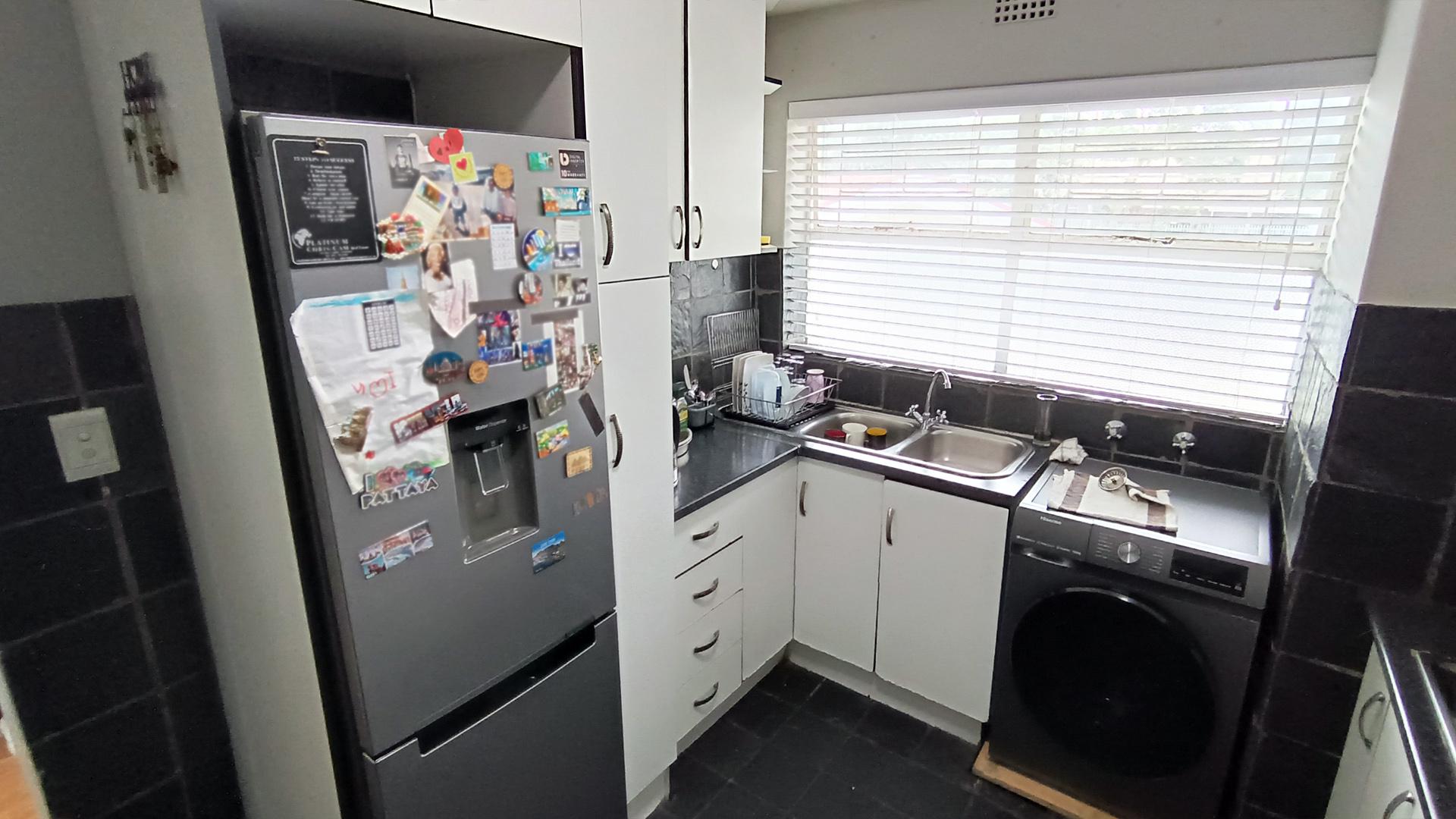Kitchen - 15 square meters of property in Oostersee