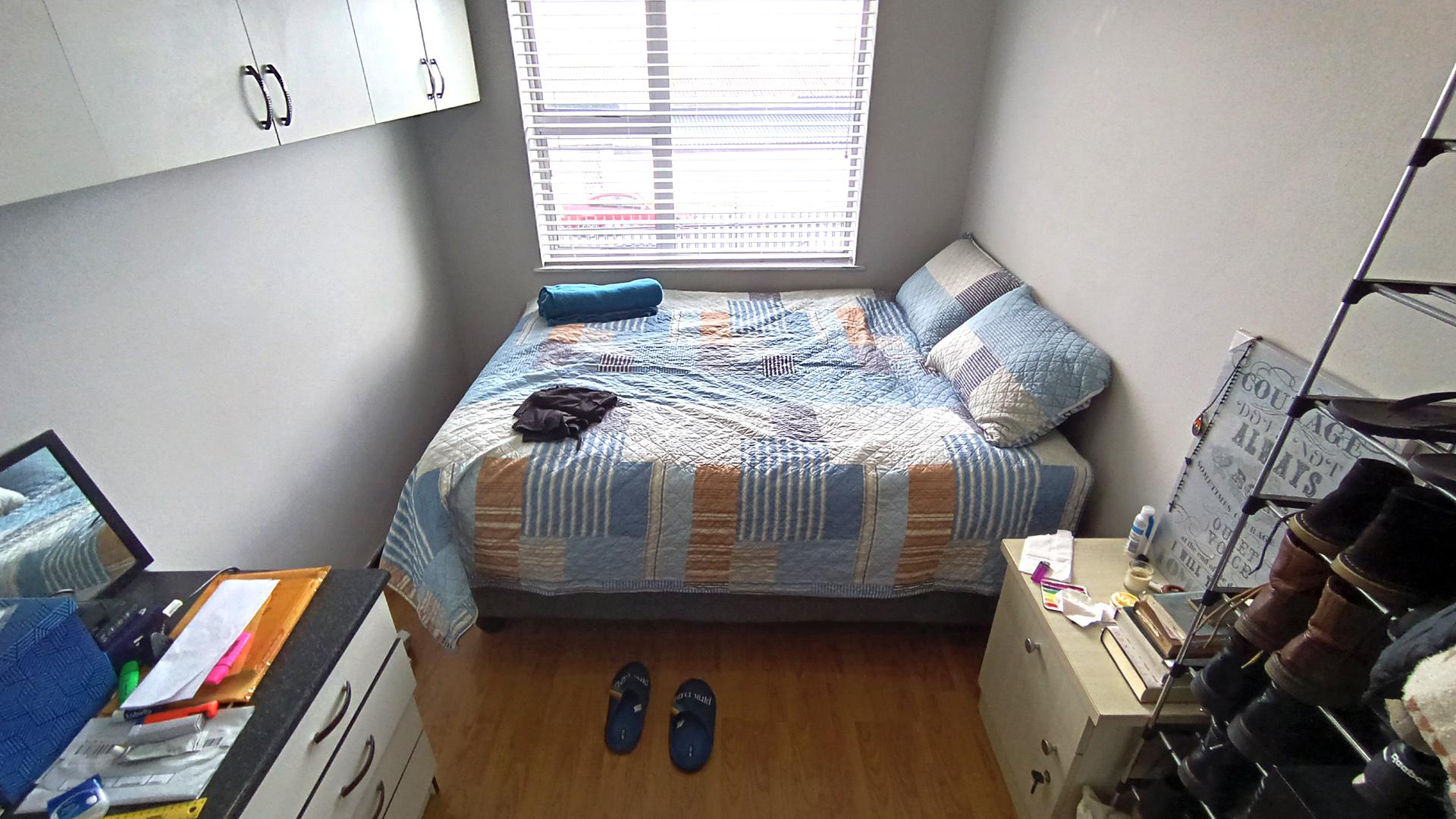 Bed Room 1 - 12 square meters of property in Oostersee