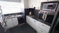 Kitchen - 15 square meters of property in Oostersee