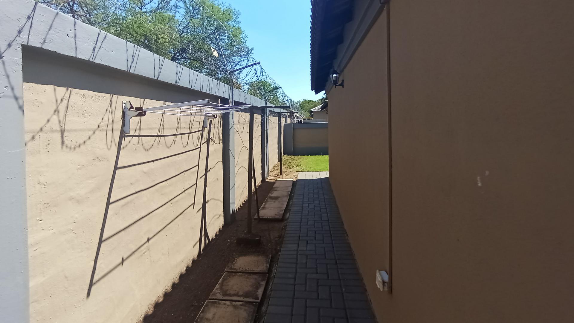 Backyard of property in Eldorette