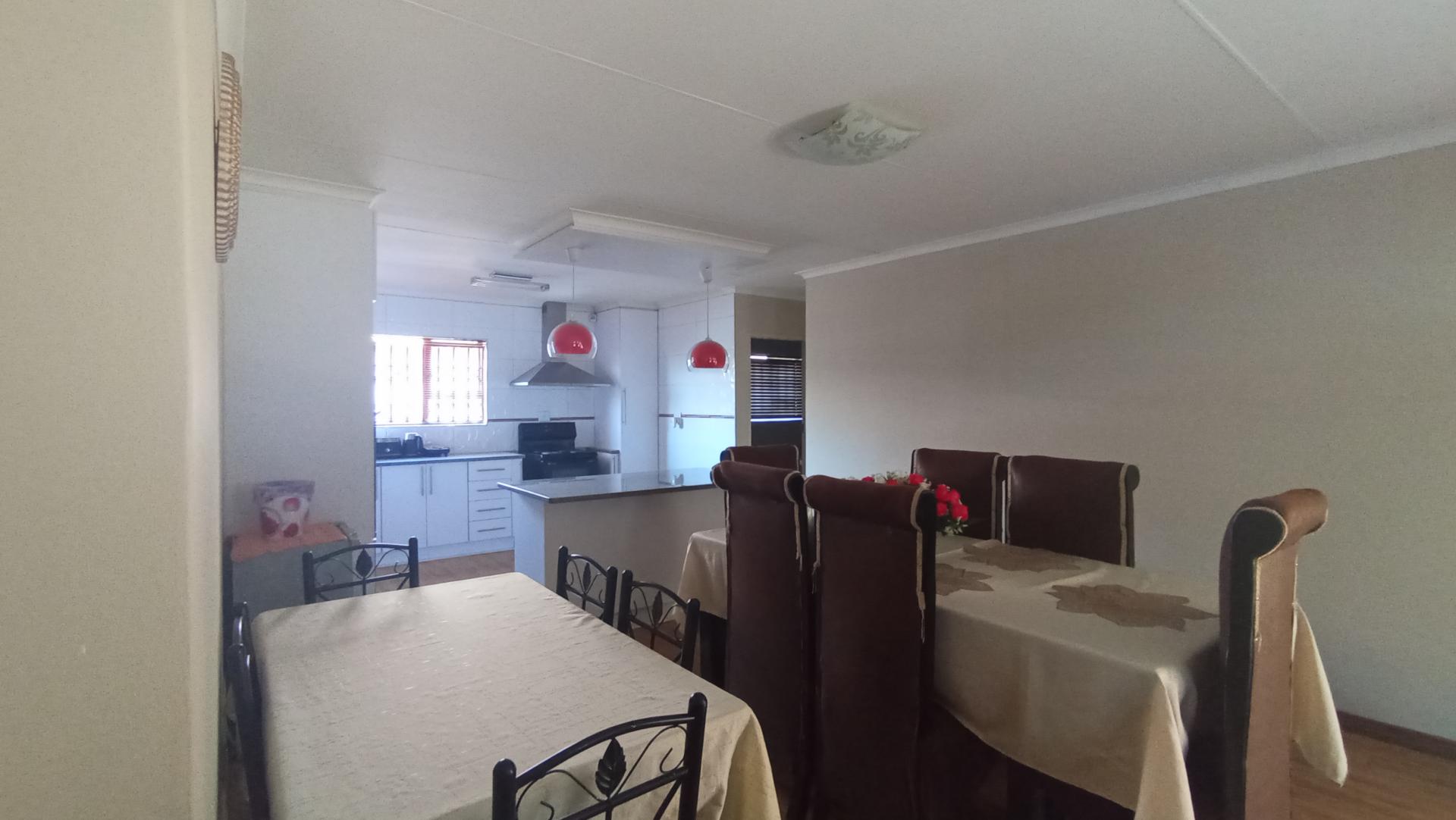 Dining Room of property in Eldorette