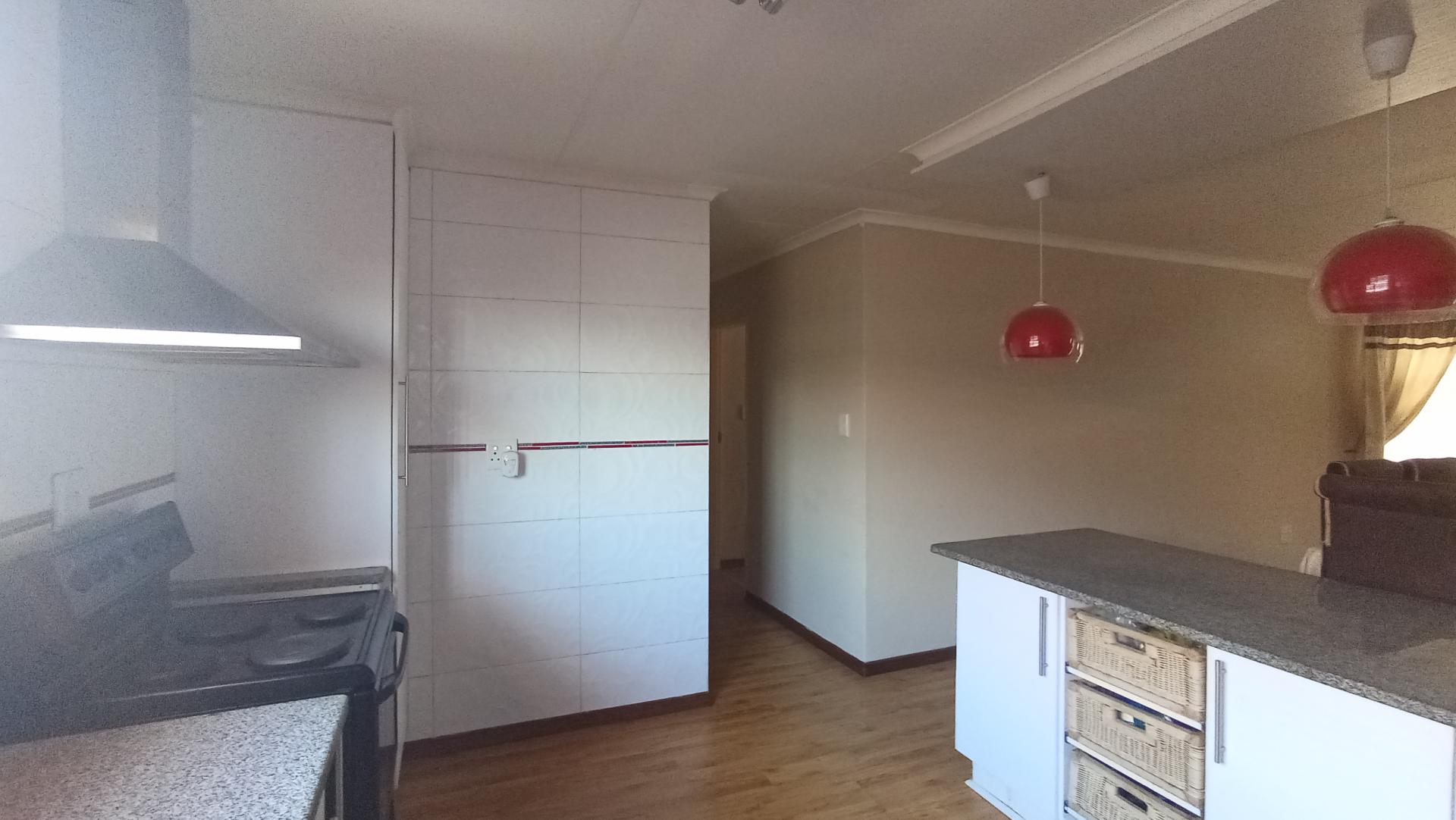Kitchen - 25 square meters of property in Eldorette