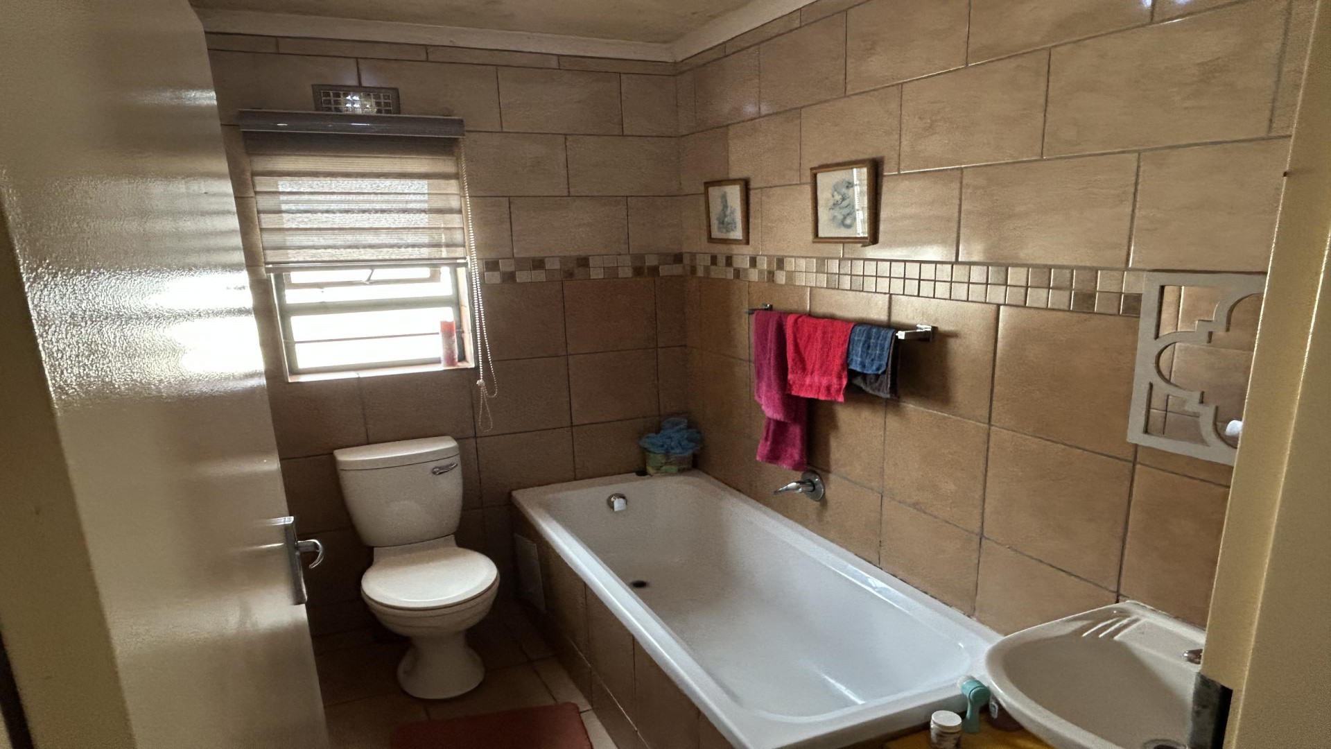 Bathroom 1 of property in Protea Glen
