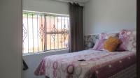 Bed Room 1 - 10 square meters of property in Meadowlands