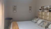 Bed Room 1 - 14 square meters of property in Sagewood