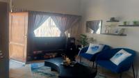 Lounges - 12 square meters of property in Sagewood