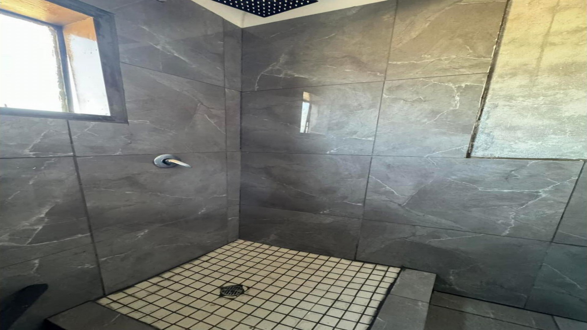 Bathroom 1 of property in Mangaung