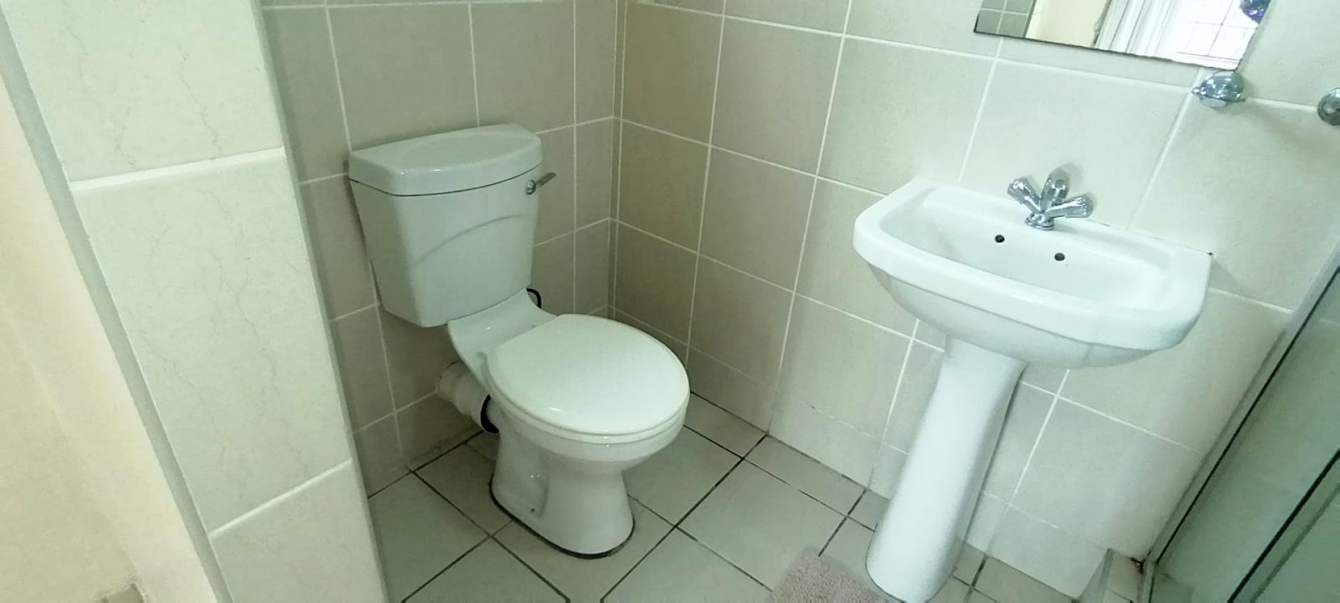 Bathroom 2 of property in Margate