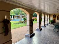 6 Bedroom 5 Bathroom House for Sale for sale in Heatherdale
