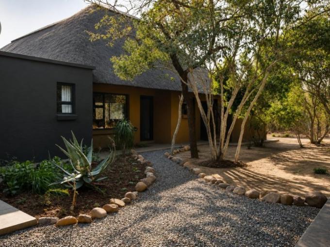 3 Bedroom House to Rent in Hoedspruit - Property to rent - MR722500