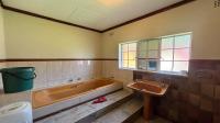 Bathroom 1 of property in Klerksdorp
