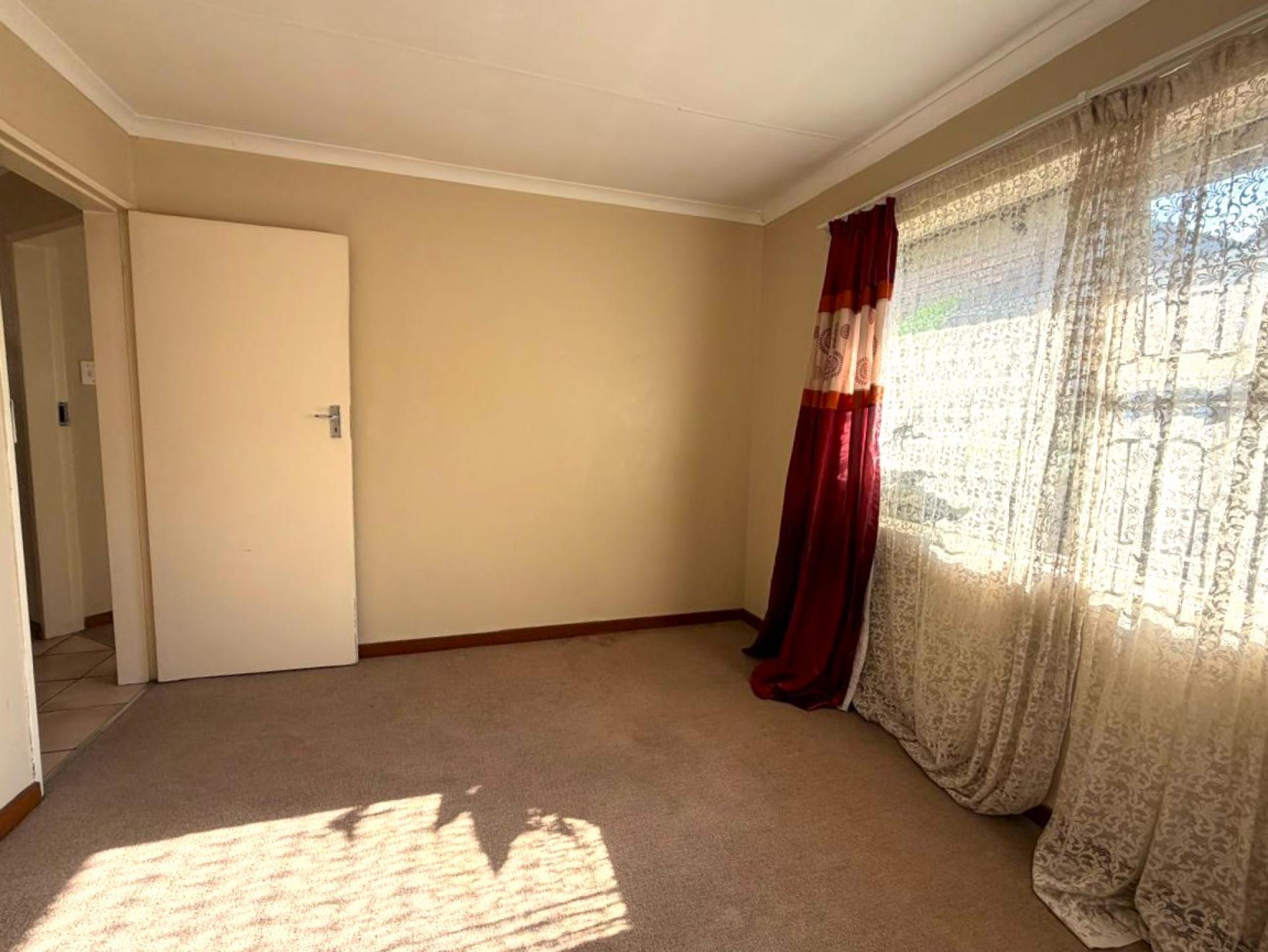  of property in Elarduspark