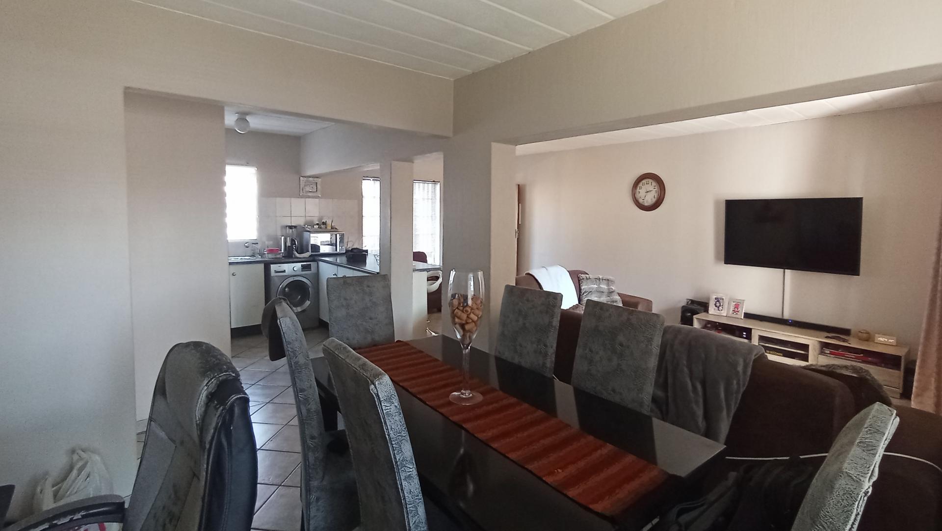 Dining Room - 13 square meters of property in Highveld
