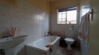 Bathroom 1 - 5 square meters of property in Highveld