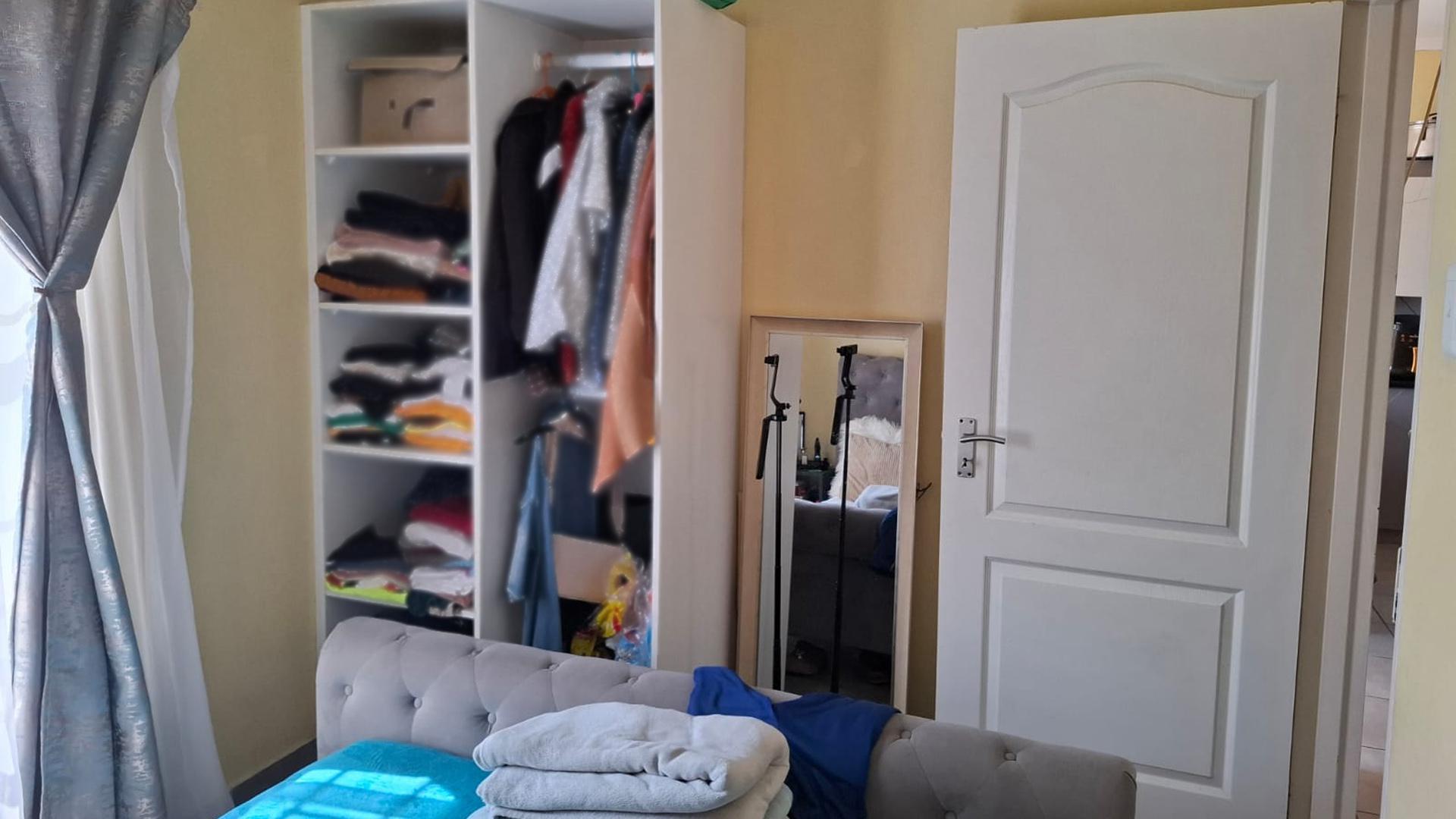Bed Room 1 of property in Karino