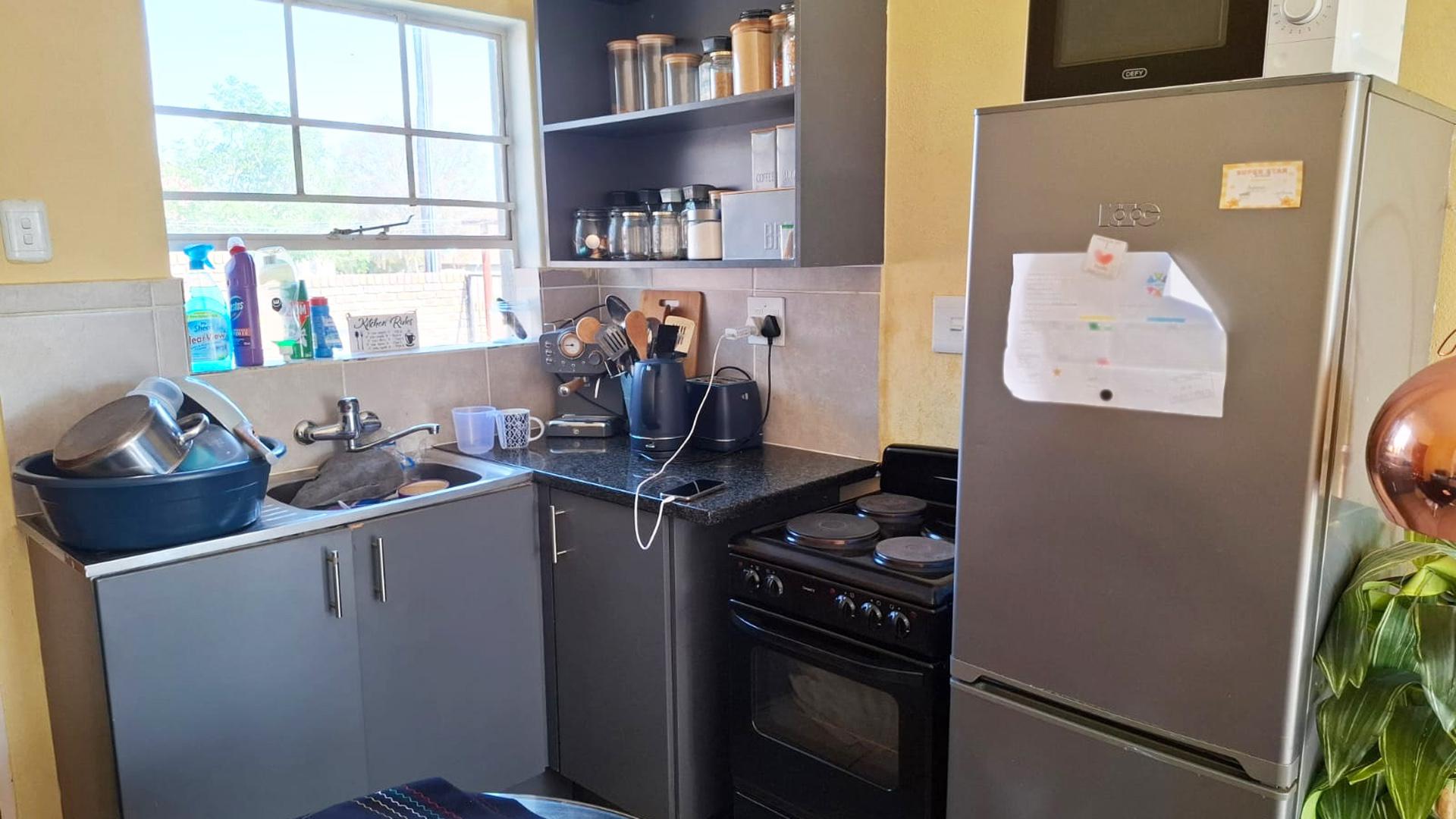 Kitchen of property in Karino