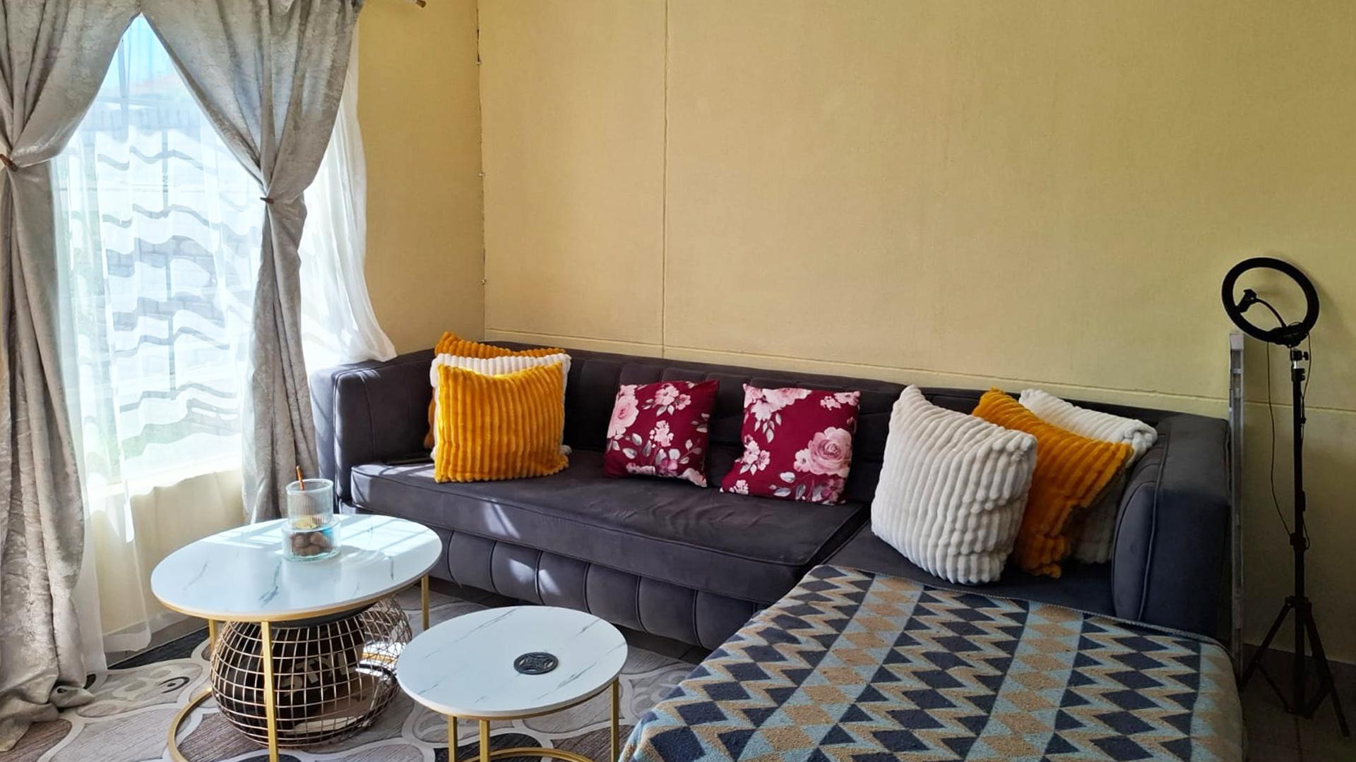 Lounges of property in Karino
