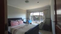 Bed Room 2 - 14 square meters of property in Rooihuiskraal North