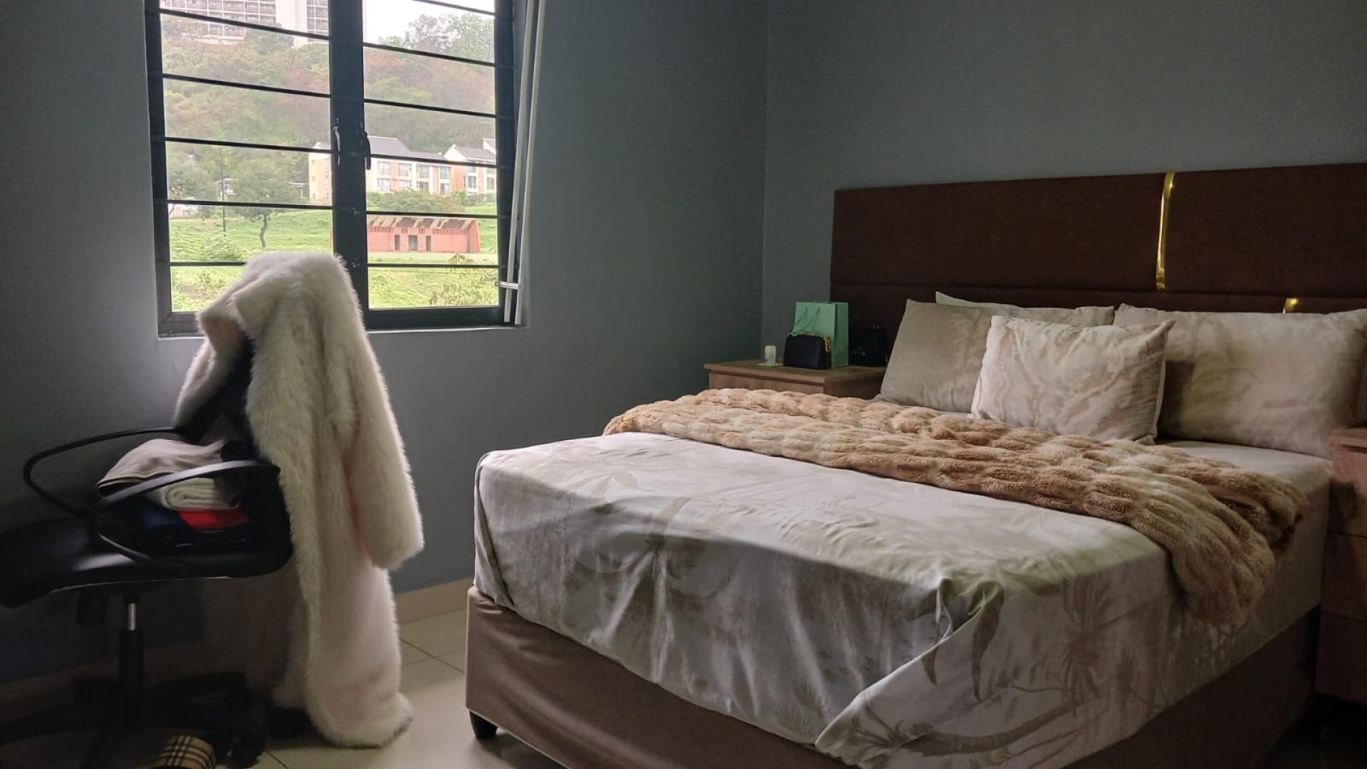 Bed Room 1 of property in Morningside - DBN