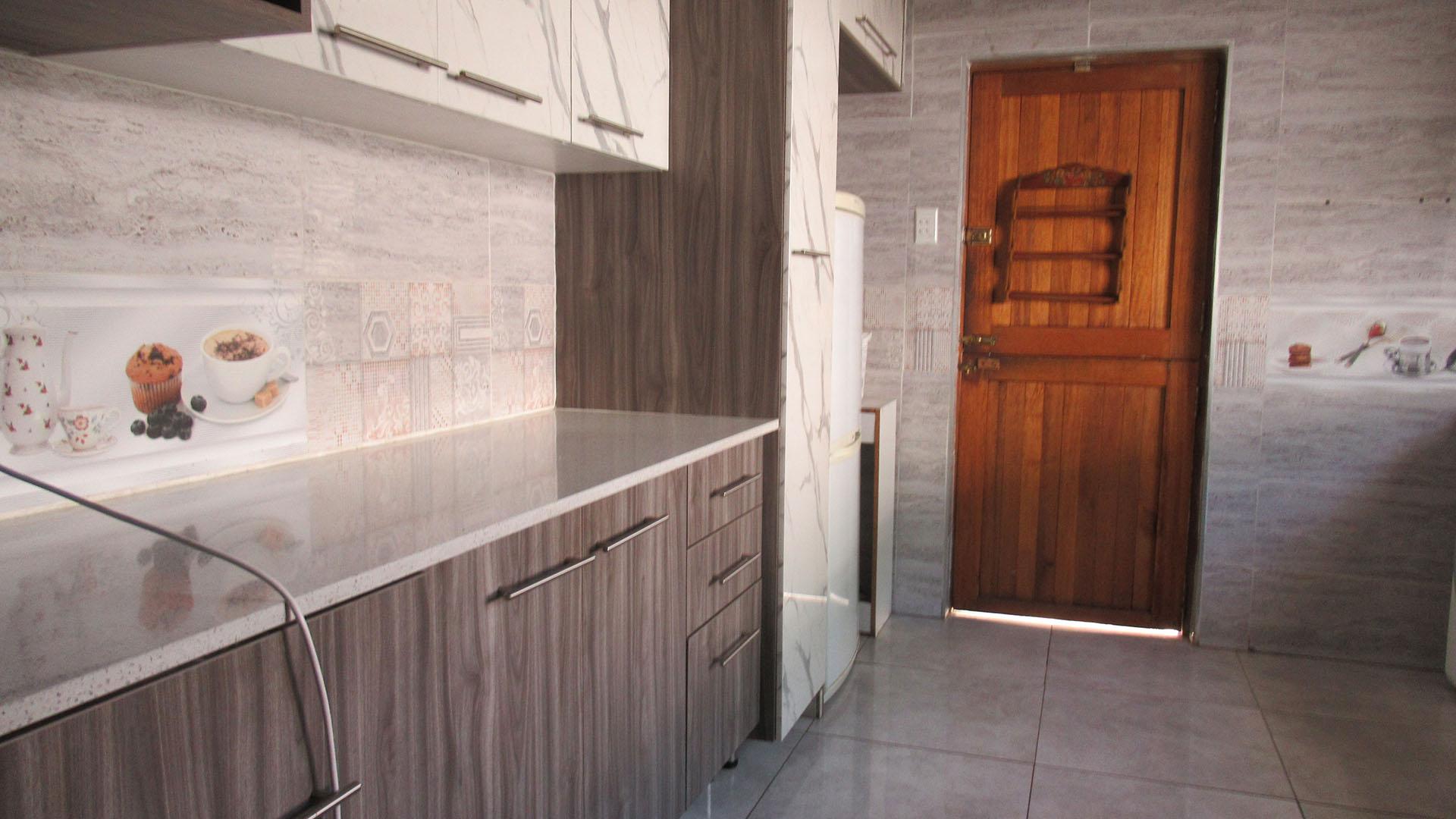 Kitchen - 15 square meters of property in Ferndale - JHB