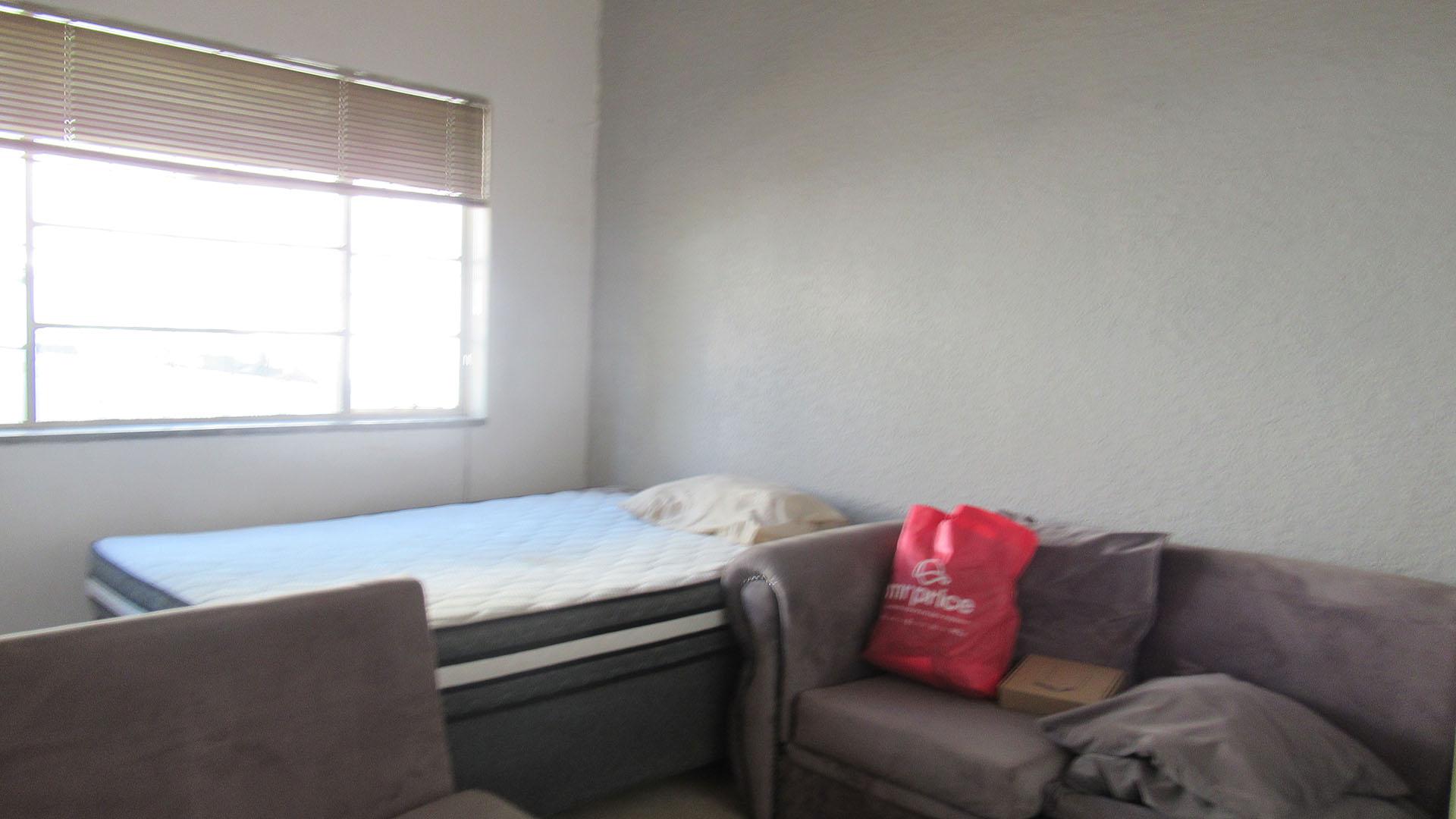 Bed Room 2 - 13 square meters of property in Ferndale - JHB