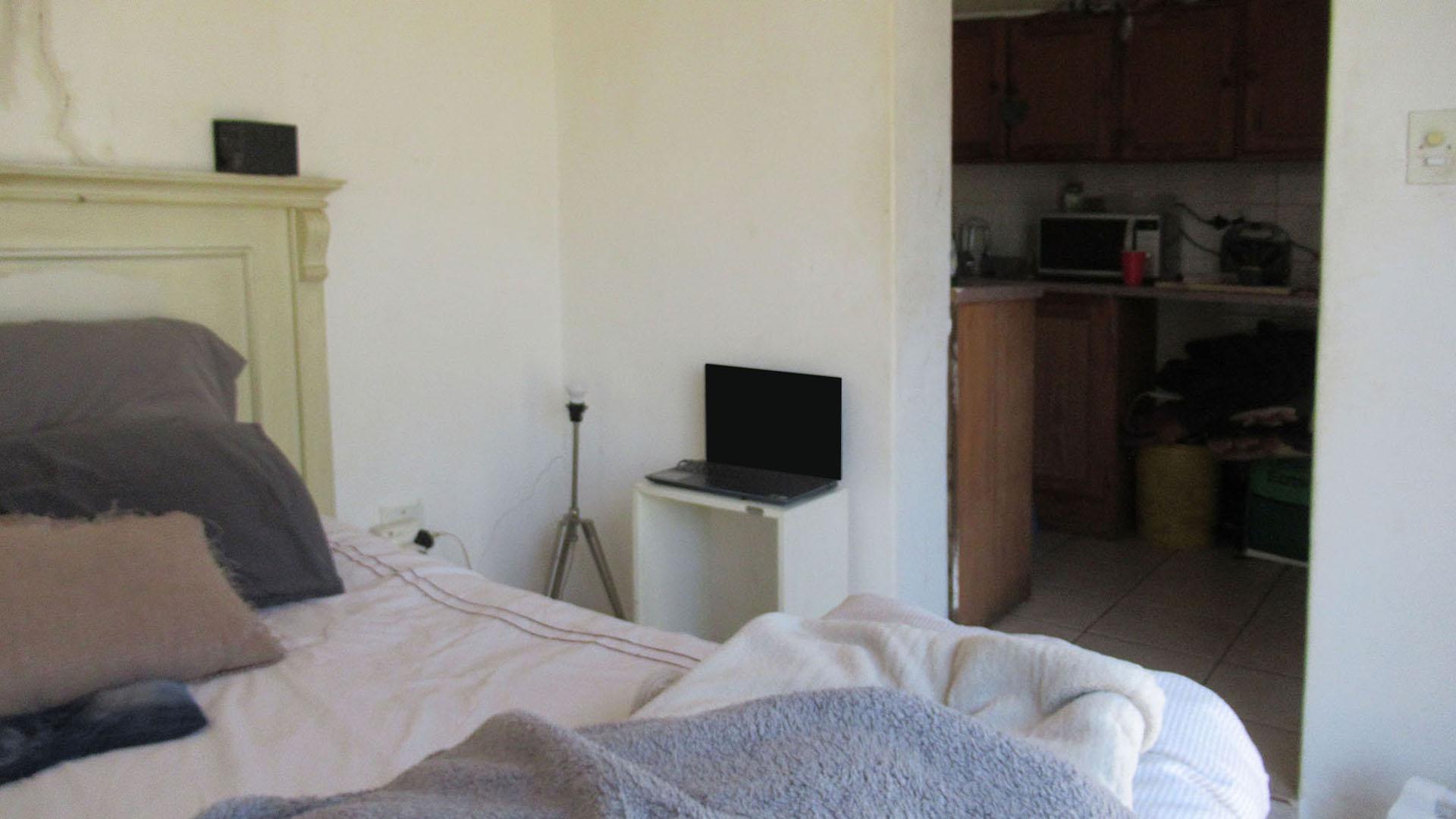 Flatlet - 40 square meters of property in Ferndale - JHB