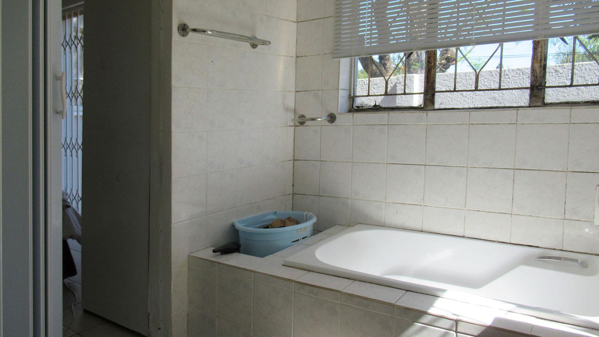 Flatlet - 40 square meters of property in Ferndale - JHB