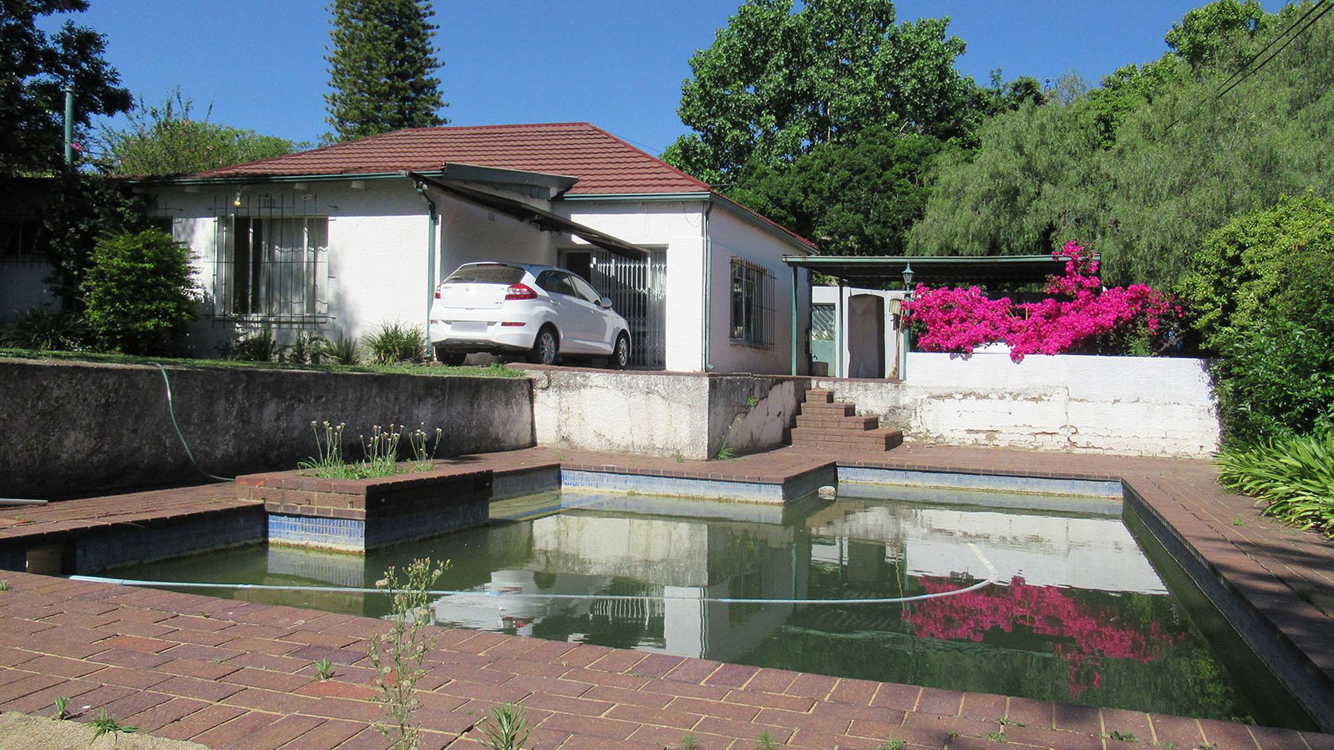 Swimming Pool of property in Ferndale - JHB