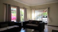 Lounges - 22 square meters of property in Ferndale - JHB